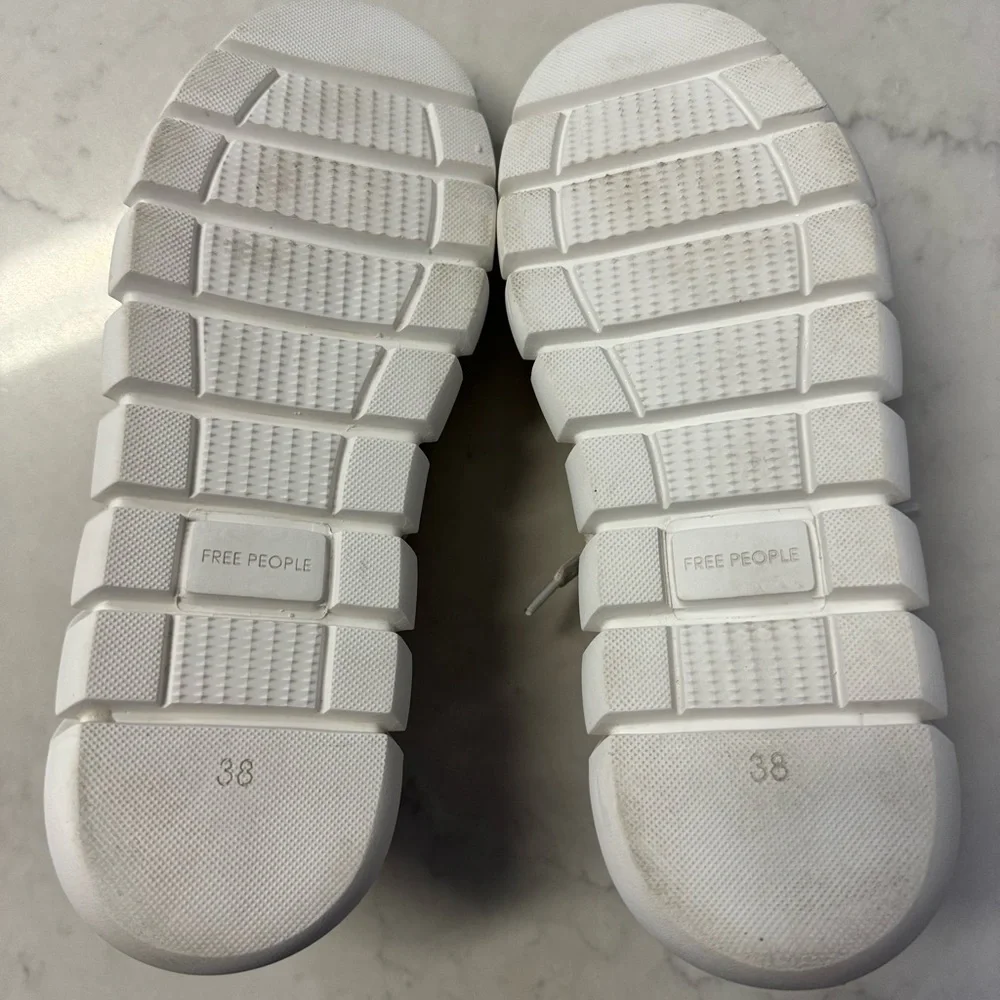 Free People Catch Me if You Can Crochet Platform Sneakers Size 38 Women’s 7.5